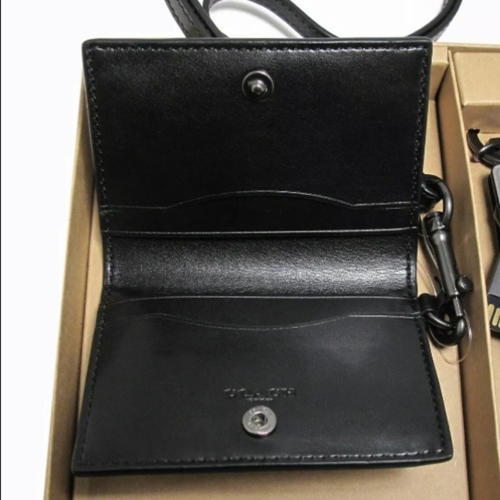 Authentic Coach Calf leather Bifold lanyard/Cc/USB - Picture 5 of 8